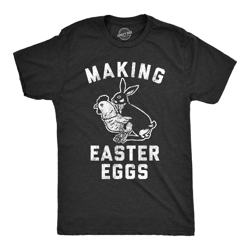 Making Easter Eggs Men's T Shirt